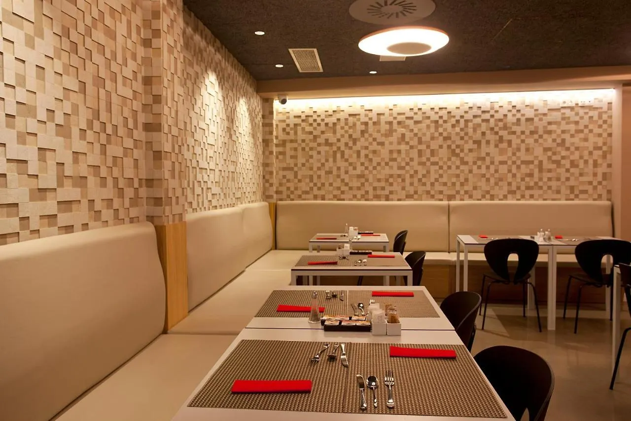Hotel Pompaelo Plaza Del Ayuntamiento & Spa Pamplona Spain
