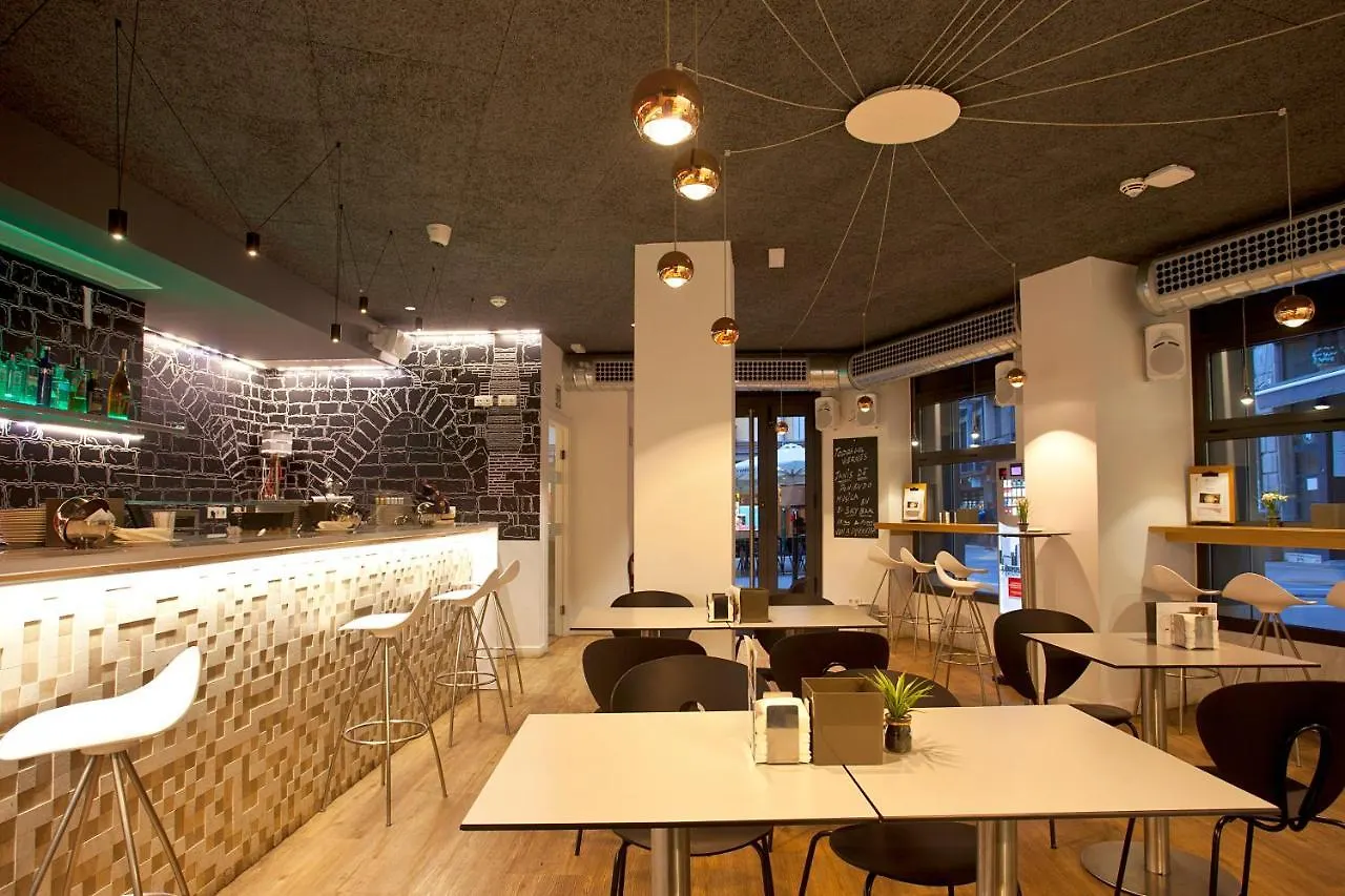 Hotel Pompaelo Plaza Del Ayuntamiento & Spa Pamplona 4*,
